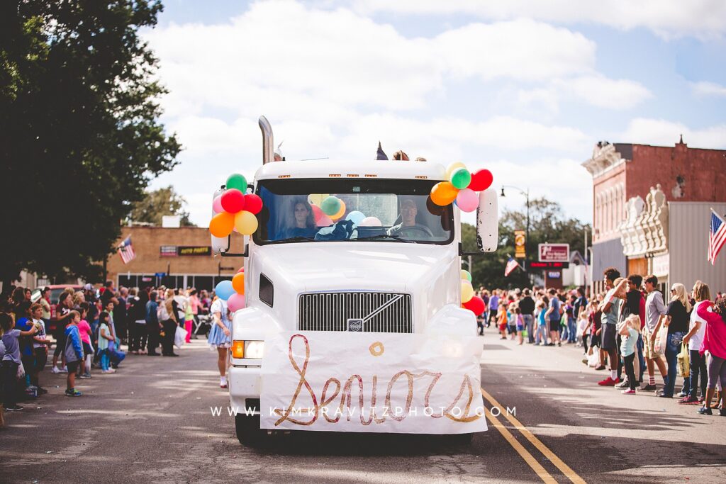 high school senior float girard kansas kim kravitz